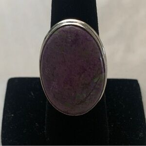 1825 Elegant Silver Ring with Deep Purple Stone